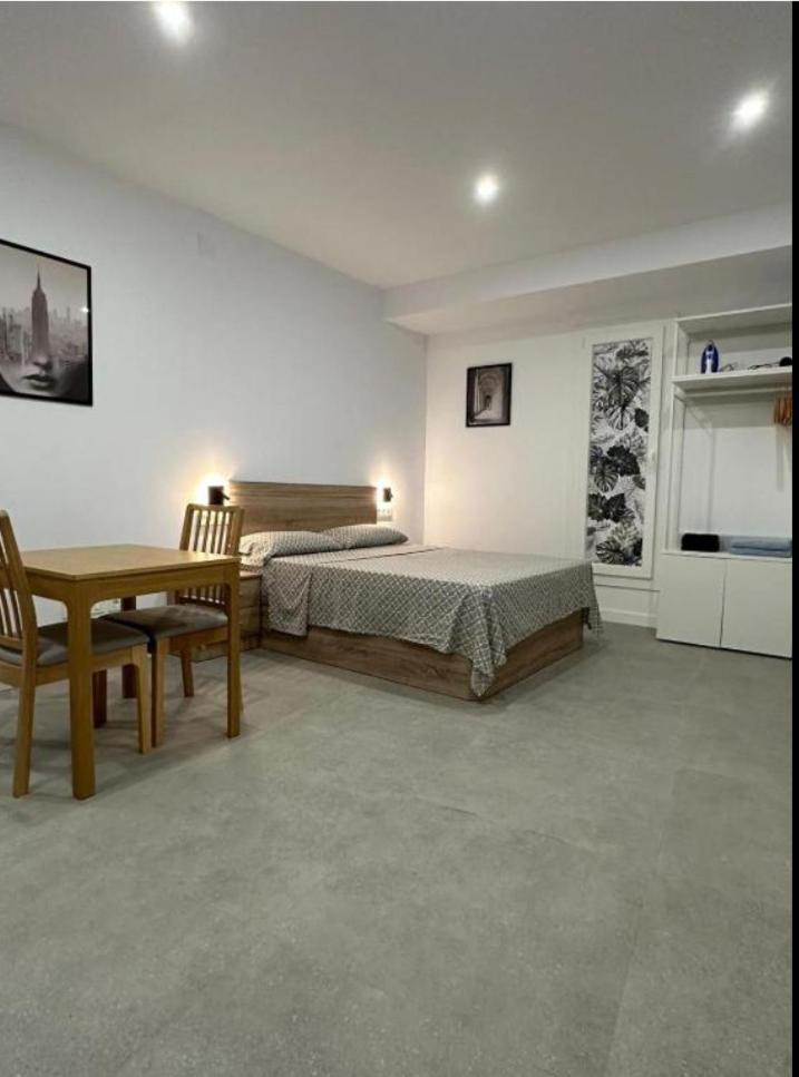 Estupendo Piso A 5 Min De La Estacion De Bus Y Tren Maria Zambrano Apartment Málaga Exterior foto