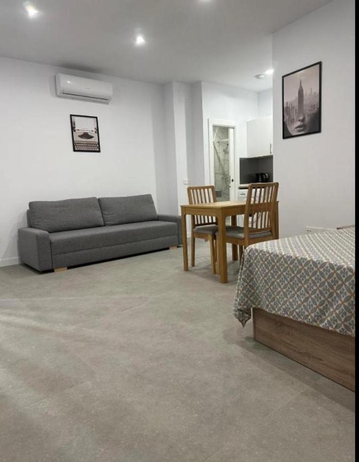 Estupendo Piso A 5 Min De La Estacion De Bus Y Tren Maria Zambrano Apartment Málaga Exterior foto