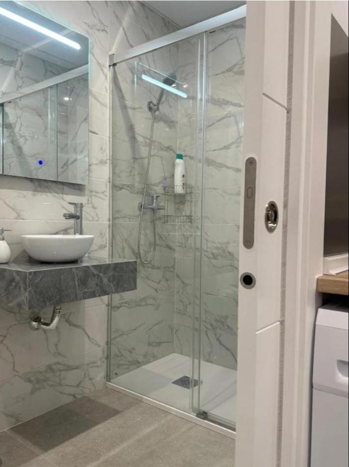 Estupendo Piso A 5 Min De La Estacion De Bus Y Tren Maria Zambrano Apartment Málaga Exterior foto
