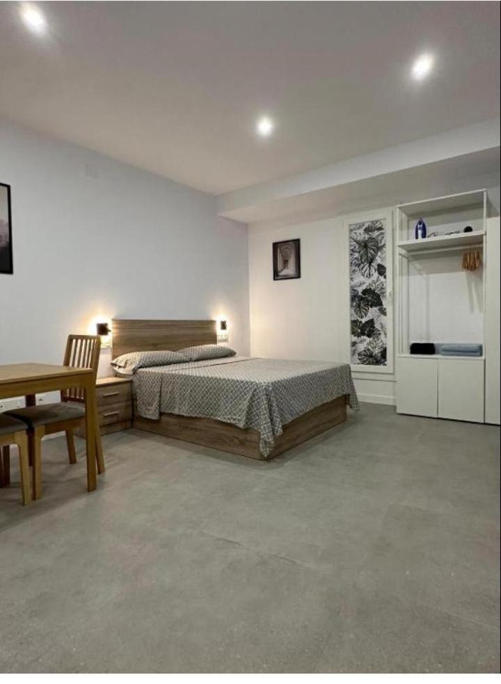 Estupendo Piso A 5 Min De La Estacion De Bus Y Tren Maria Zambrano Apartment Málaga Exterior foto