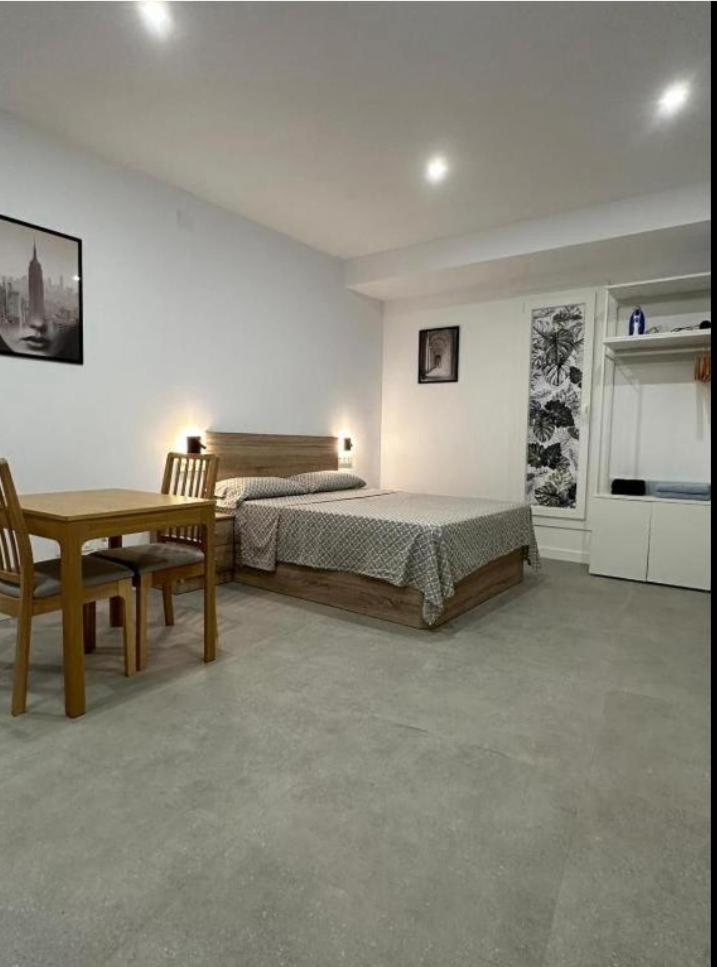Estupendo Piso A 5 Min De La Estacion De Bus Y Tren Maria Zambrano Apartment Málaga Exterior foto